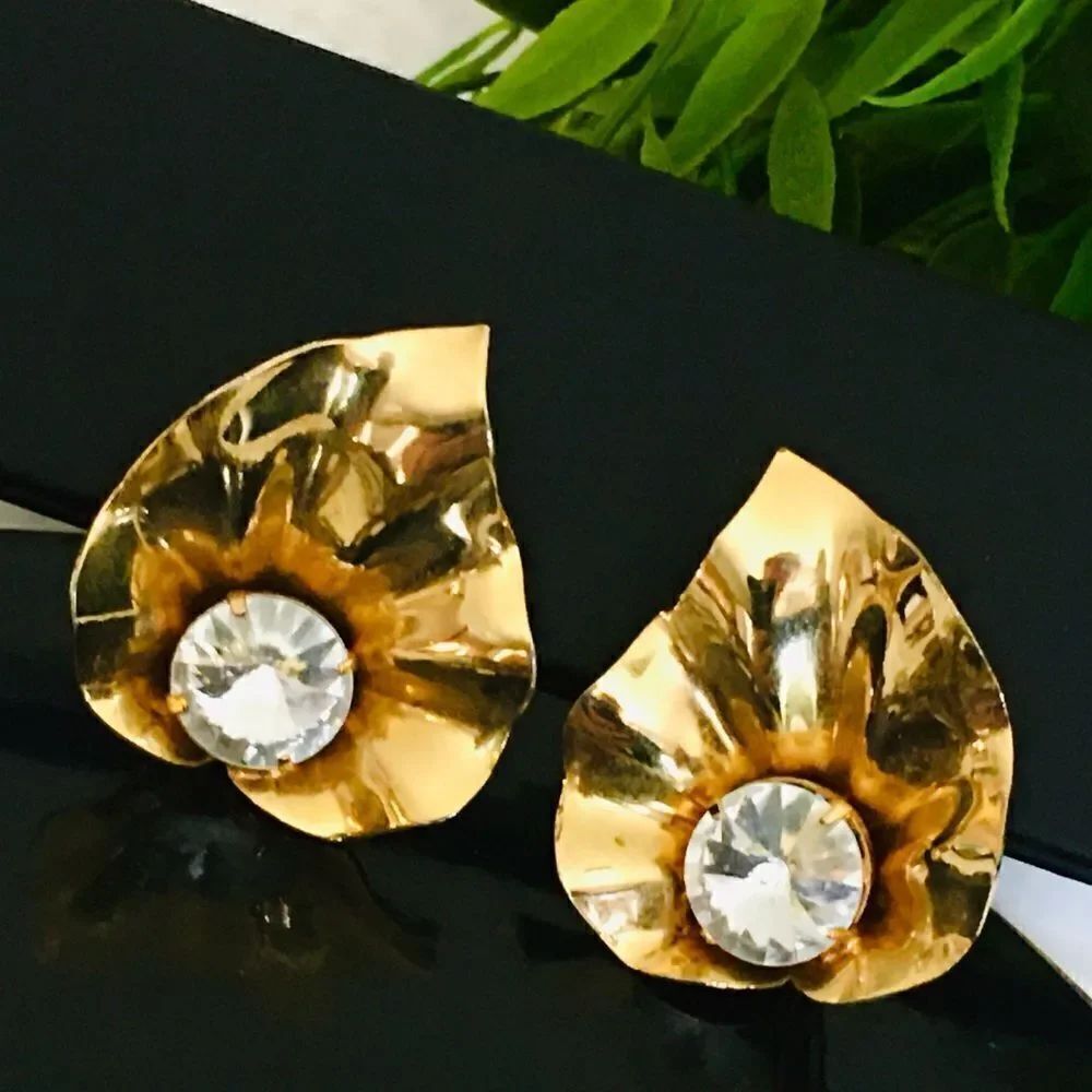 Vintage Runway Gold Leaf 3d clear Crystal Prong Setting Stunning Earrings 4309